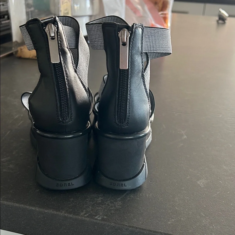 Sorel Women's Black and Gray Sandals - Picture 5 of 7